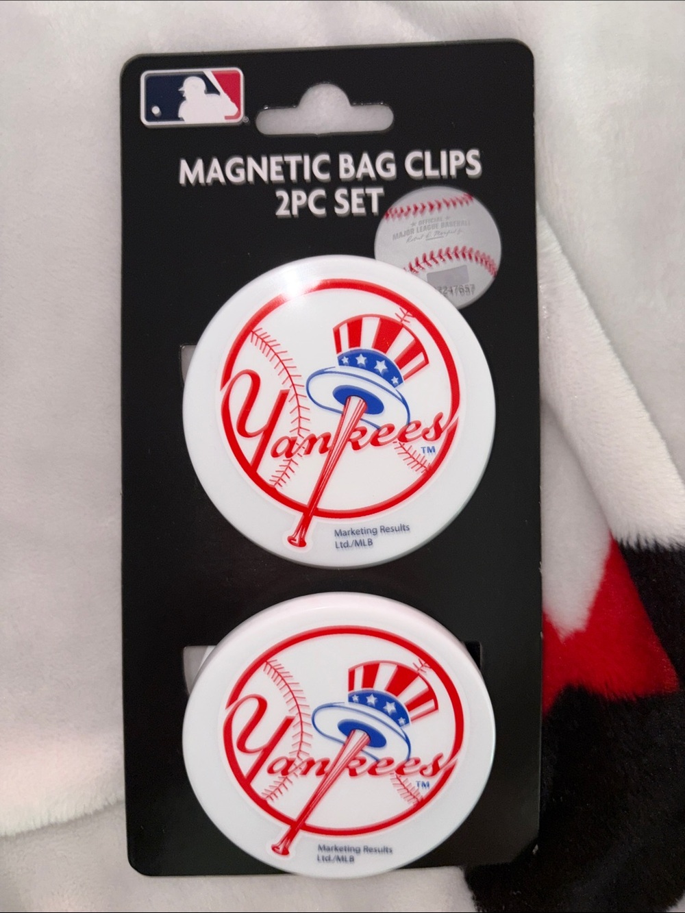 MLB New York Yankees Round Magnetic Clips - White, Red & Blue (2pc)